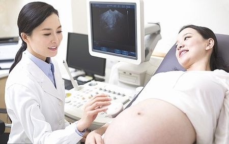 胚胎着床在宫颈内口，孕晚期胎盘前壁特别容易摸到宝宝吗
