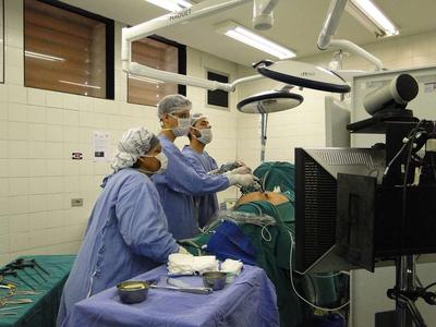 重庆女性患上输卵管需要积水腹腔镜手术医院