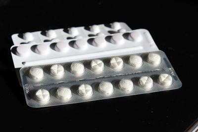 避孕药什么时候吃有用，吃过避孕药来月经量少颜色黑怎么办