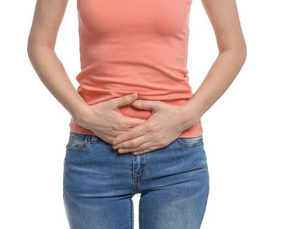 子宫慢性炎症有哪些症状，子宫肌瘤会引起肚腹沟发酸吗